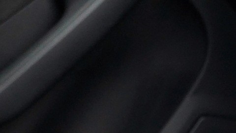 Nunca intentes quitar la posición de "P" en tu auto sin pisar el freno, podrías provocar una seria avería en la caja.