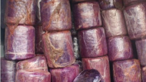 La droga venía escondida en los contenedores.