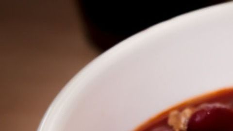 Los frijoles tienen un contenido bajo en grasa y alto en fibra, son excelentes para controlar el colesterol, para promover la salud digestiva, así como para regular los niveles de energía.