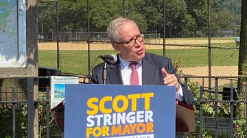 Scott Stringer hace oficial que buscará la alcaldía de Nueva York en 2021. El anuncio lo hizo en el Inwood Hill Park en el Alto Manhattan.