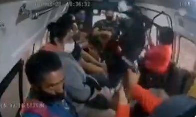 Son frecuentes los asaltos en transporte público en el Estado de México.