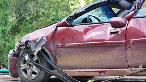 Lo más importante tras un accidente es no entrar en pánico, tratar de conservar la calma y solicitar ayuda inmediatamente.