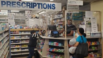 Las farmacias independientes en los barrios de NYC han multiplicado su trabajo para dar atención segura durante la pandemia./Cortesía
