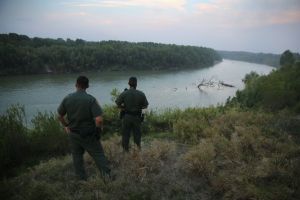 Soldados salvaron a dos mexicanos de ahogarse en el río Grande
