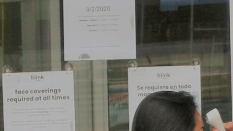 El control de la temperatura corporal y la esterilización constante de los equipos forman parte de la nueva rutina.