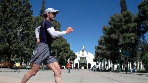 Hacer ejercicio es fundamental para mantenerse saludable.