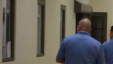 En los últimos dos años, ICE ha emitido cerca de 400,000 “detainers”, ordenes de retener a presos en cárceles locales. (Foto: proporcionada)