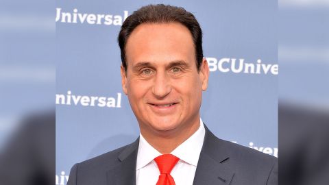 Díaz-Balart inició su carrera en 1984 y hoy es uno de los periodistas más respetados de la televisión hispana.