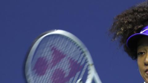 Naomi Osaka, dominó ampliamente a la local Shelby Rogers.