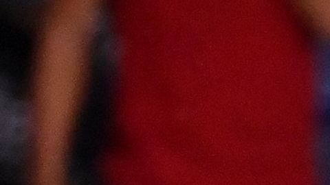 Neymar y Álvaro González querían llevar sus diferencias fuera de la cancha.