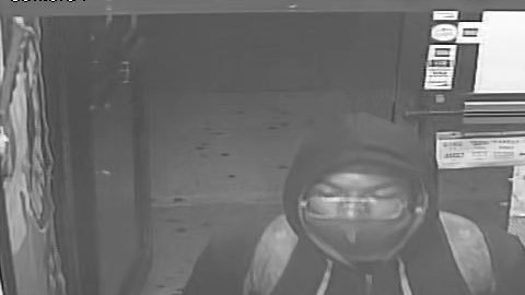 Buscado por robo violento en Queens