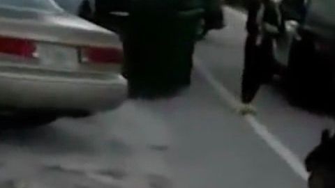 El oficial Joe Matthew se convirtió en el "héroe" al intentar salvar al bebé.