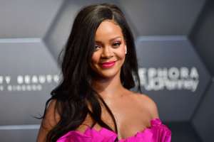 El video de Rihanna posando con atrevidos modelitos de Savage X Fenty que dejan poco a la imaginación