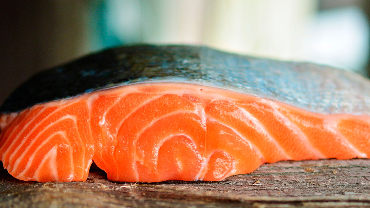 Hay una parte del salmón que es casi imposible que quede tierna.