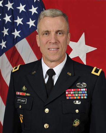 El general mayor Scott Efflandt fue removido de su posición en Fort Hood.