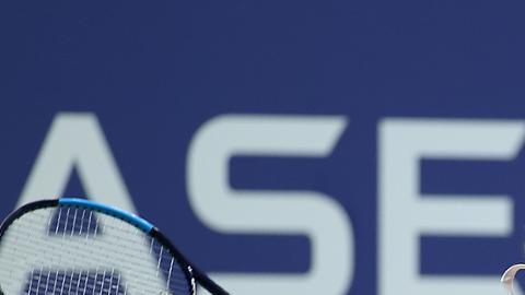 Victoria Azarenka sorprendió a Serena Williams con una gran remontada.