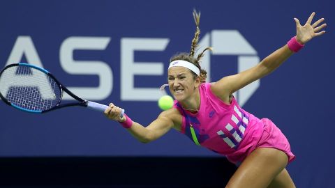 Victoria Azarenka sorprendió a Serena Williams con una gran remontada.