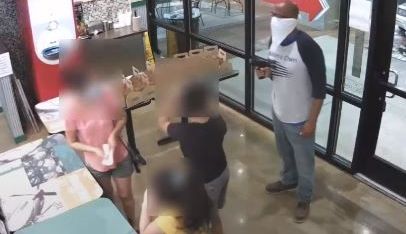 El asalto ocurrió en un Wing Stop de Texas.