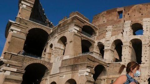 114702891_gettyimages-1277507647