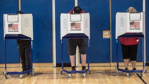 Temen actos de intimidación y supresión de votantes en elecciones generales en NYC y piden denunciar