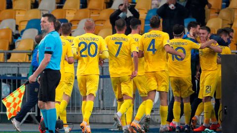 Viktor Tsygankov agarró “dormida” a la defensiva de La Furia y anotó el solitario tanto.