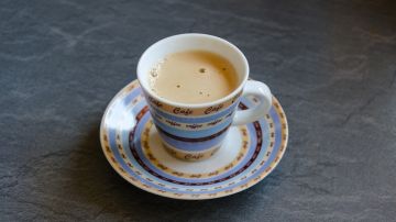 Café cubano-Kaffeetastisch en Pixabay