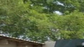 Foto: Narcos se exhiben cargando gasolina a troca monstruo impunemente