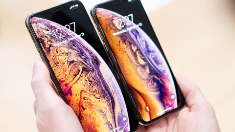 Los nuevos iPhones ya no vendrán con auriculares ni centro de carga