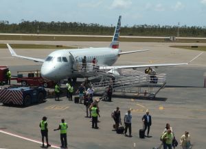 Un avión de American Eagle procedente de Miami se despistó al aterrizar en Gran Bahama