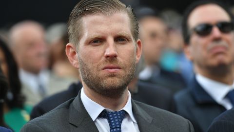 Eric Trump difunde información falsa sobre Biden.