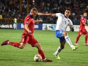 El capitán de la selección de Armenia deja el fútbol para ir a la guerra