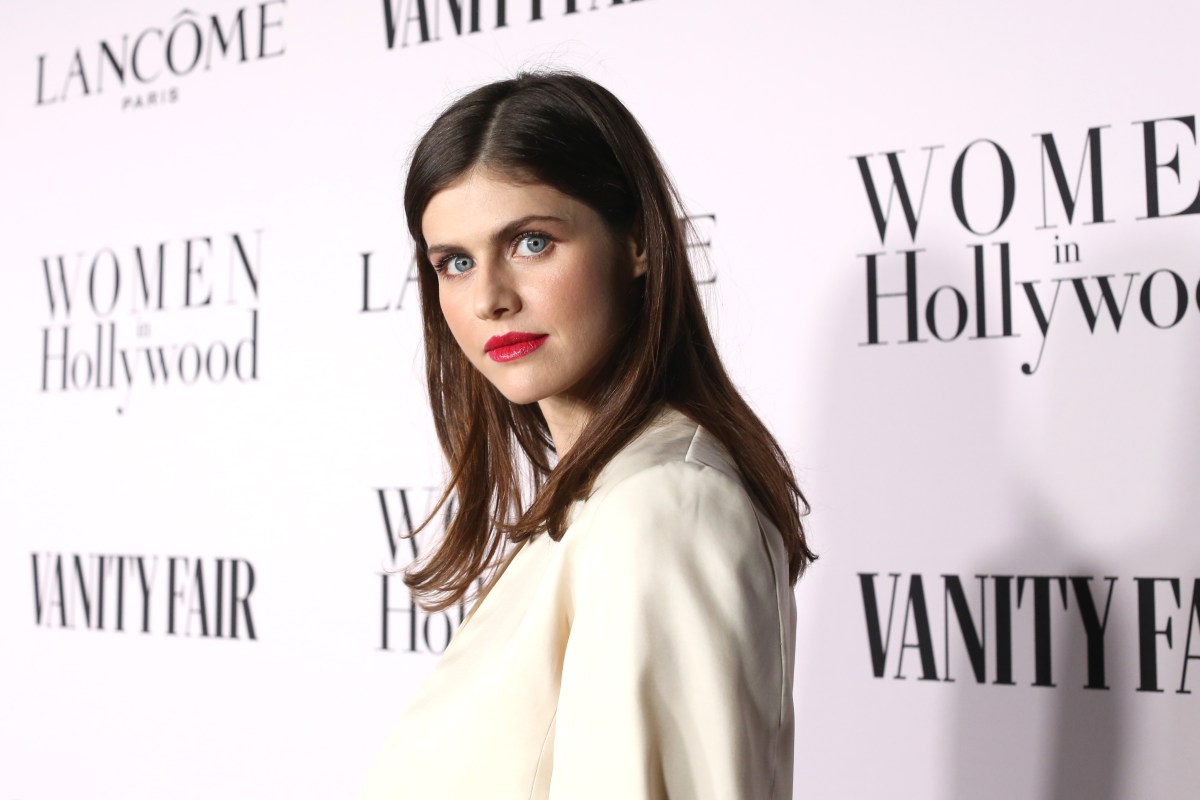 Alexandra Daddario pone a temblar Instagram con inesperado topless - El