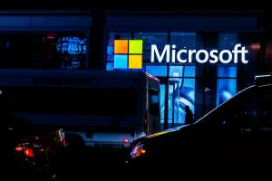 Microsoft anuncia que algunos de sus empleados podrán trabajar desde casa para siempre