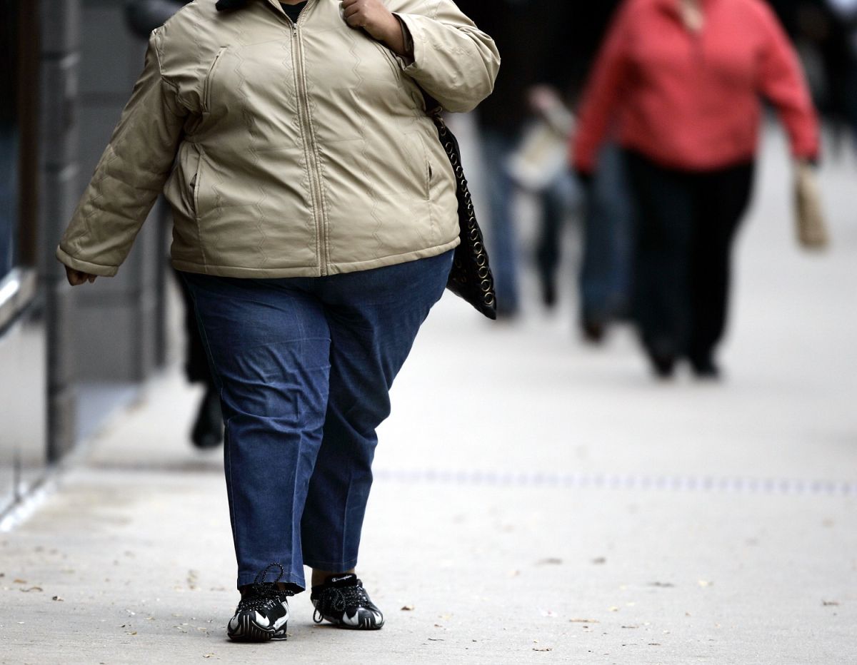 Imagen ilustrativa de una mujer obesa.