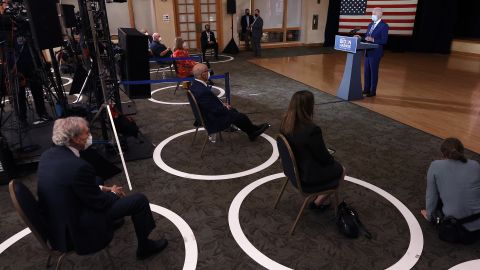 Biden en un evento con jubilados en Florida.