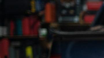 El joven estudiante de Física, Jhonny Basurto hijo de inmigrantes mexicanos inspira el voto junto a su familia.