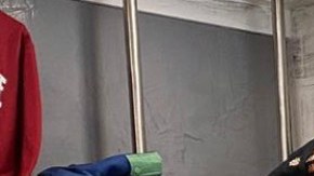 Jonnel Doris, comisionado del Servicio de Pequeños Negocios, SBS, visita a pequeñas empresas en la ciudad.