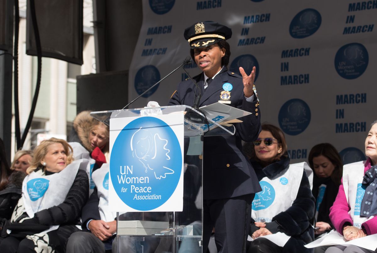 La afroamericana Juanita Holmes se convirtió este jueves en la nueva Jefa de Patrulla del NYPD.