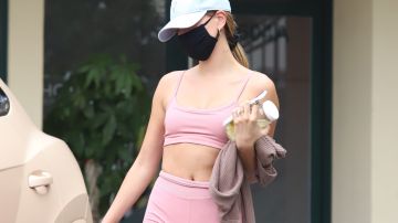 Photo © 2020 Mega/The Grosby Group

Hailey Bieber seen leaving hot yoga. 21 Oct 2020 Pictured: Hailey Bieber.