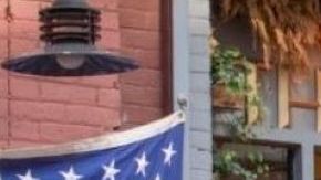 Los pequeños negocios podrán usar la acera exactamente en las afueras de sus tiendas para vender sus productos.