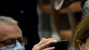 El Papa Francisco sin seguir las medidas sanitarias.