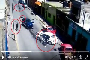 VIDEO: Sicarios chocan vehículos y luego se enfrentan a balazos