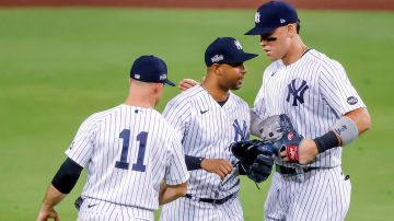 Yankees empatan serie con Rays