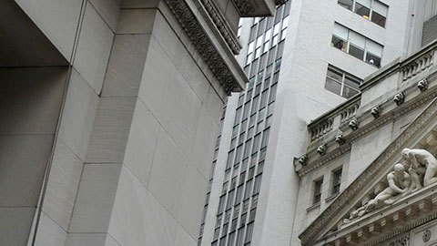 El hombre denunció una acción ilegal en la Bolsa de Valores.
