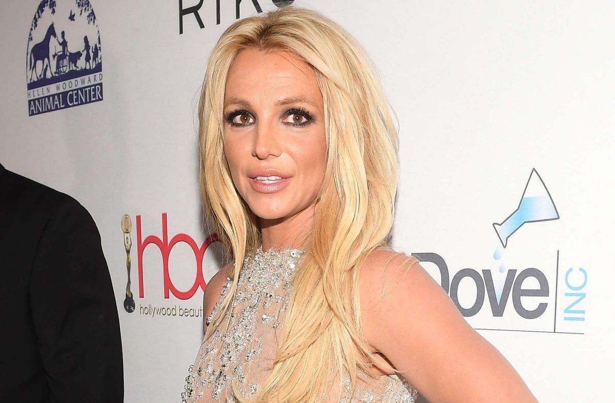 Friends of Britney Spears fear for the singer’s life;  say substance abuse