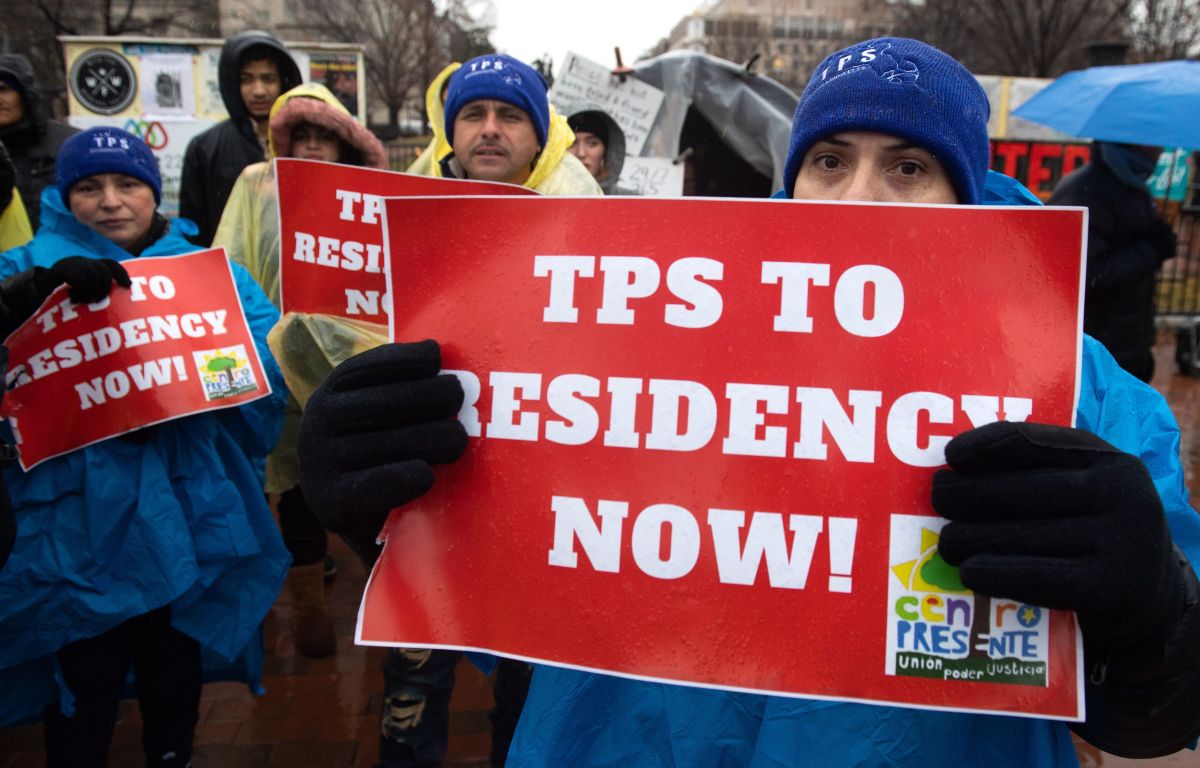 Grupos en favor de la extensión del TPS en una manifestación en Washington el año pasado.