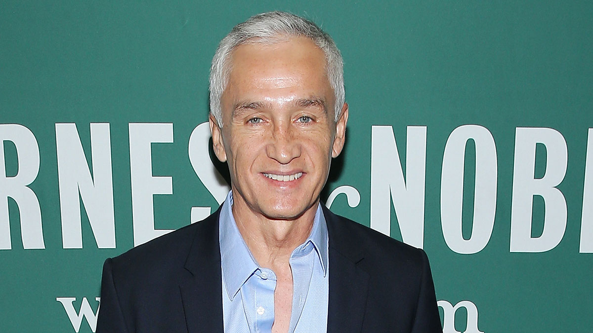 Jorge Ramos confirms that he tests positive for COVID on his vacation and is trapped