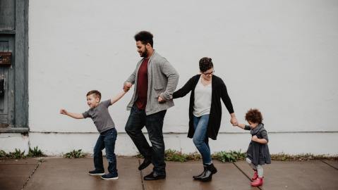 Existe una compatibilidad astrológica entre padres e hijos.