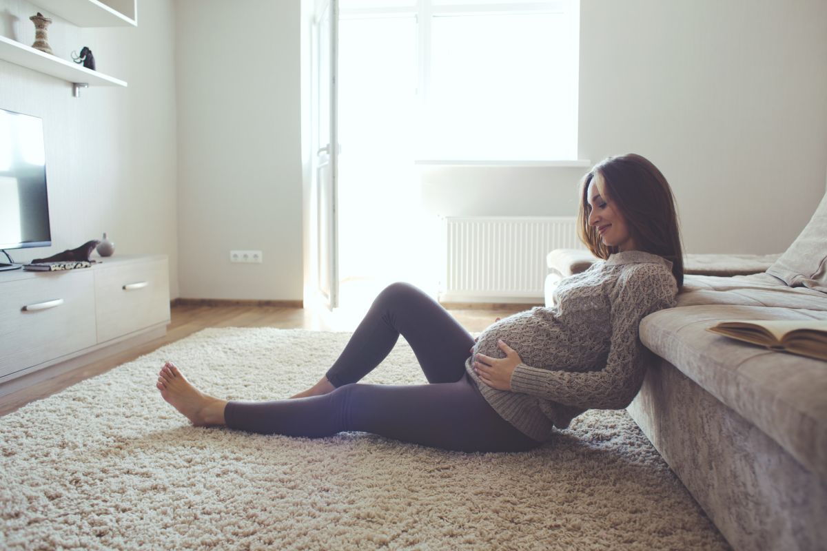 Durante las épocas frías es menor la hinchazón de los pies en las mujeres embarazadas.