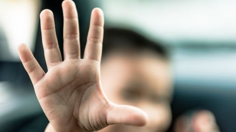 La policía llegó al lugar y no encontró a la madre.